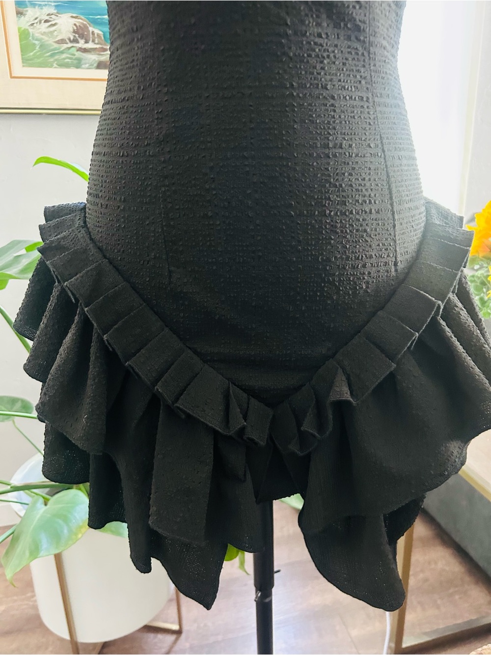 PrettyLittleThing Black Textured Puff Sleeve Frill Skirt Bodycon Dress - Picture 4 of 9